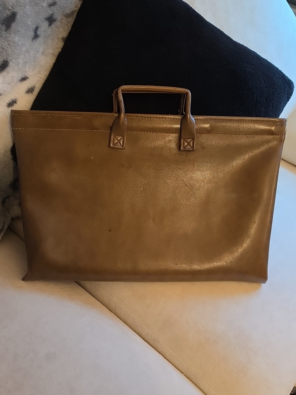 LEATHER BRIEFCASE, Classic Brown 11" X 17", Easy Open Push Close Unisex GUC